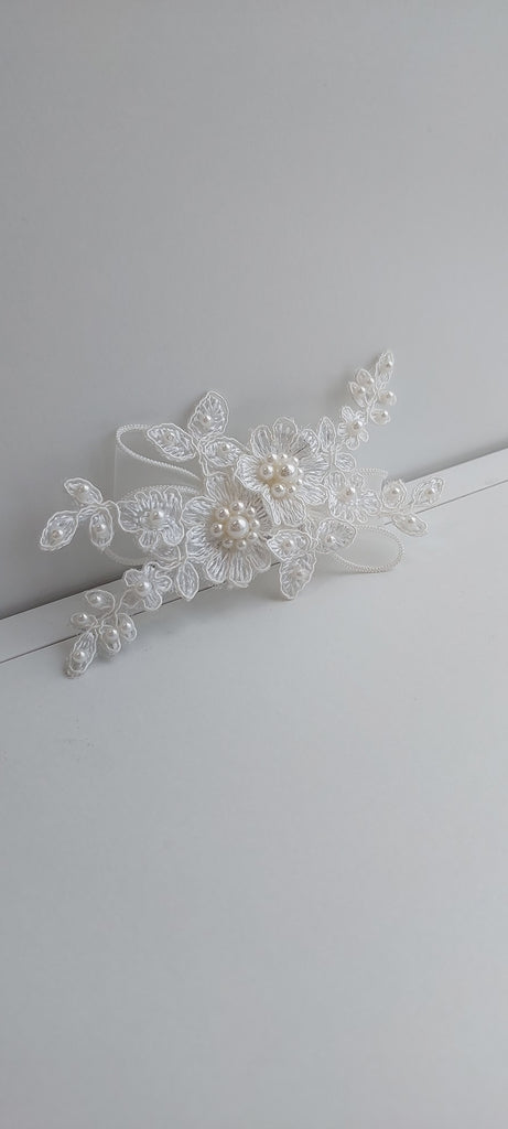ommjunion beaded lace pearl hair clip